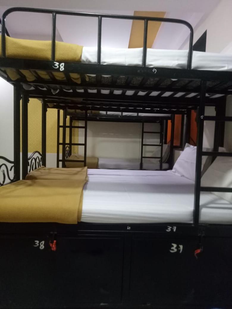 Bandra Dormitory Only For Indian Bombay Extérieur photo